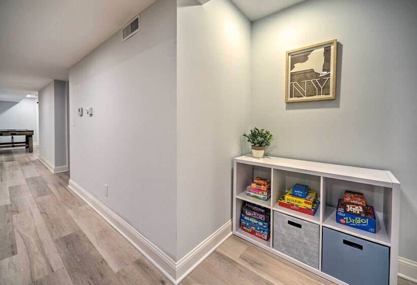 Stunning House W/ Deck, Game Room & Home Gym!