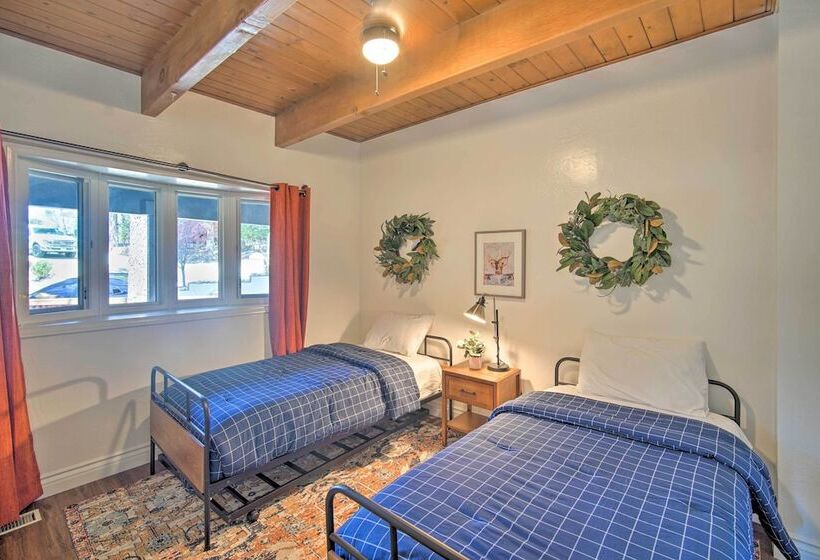 Stunning Lake Arrowhead Home: Decks & Hot Tub