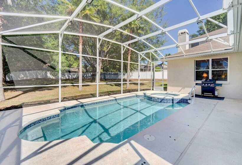 Patio + Grill: Spacious Getaway In Minneola!