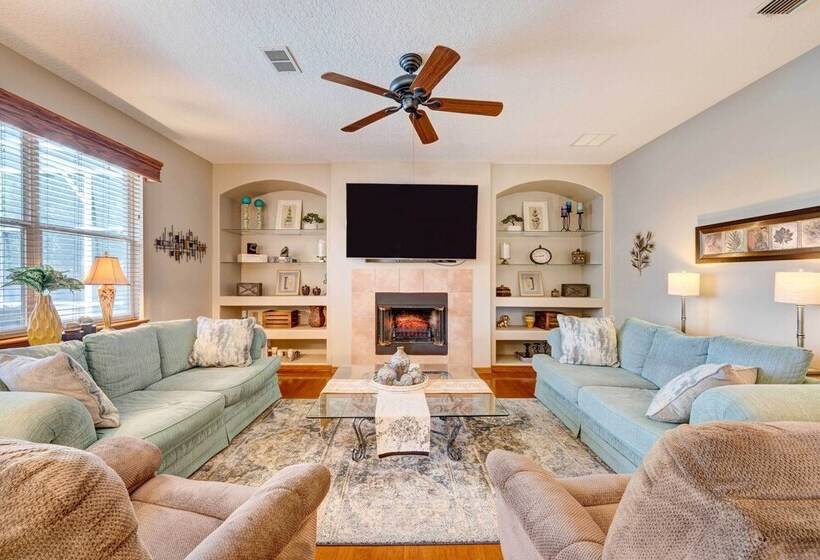 Patio + Grill: Spacious Getaway In Minneola!