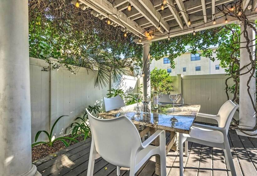 Sugar Beach Haven    Walk To Beach!