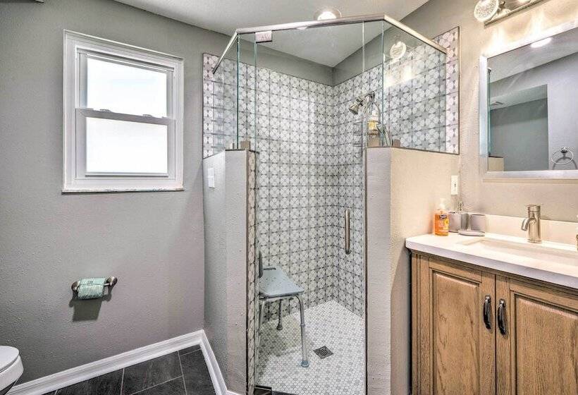 Sunny Clermont Retreat W/ Lanai: 12 Mi To Disney!