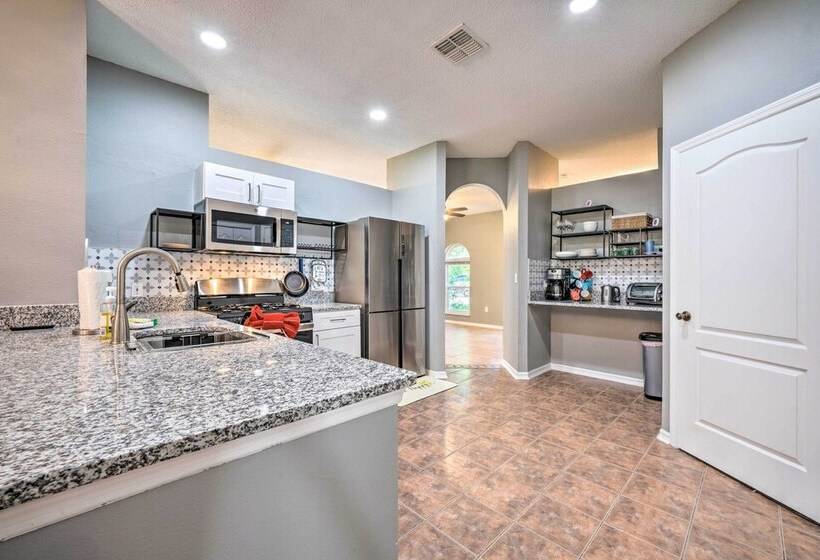 Sunny Clermont Retreat W/ Lanai: 12 Mi To Disney!