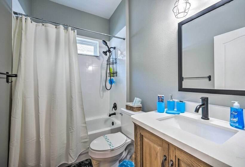 Sunny Clermont Retreat W/ Lanai: 12 Mi To Disney!