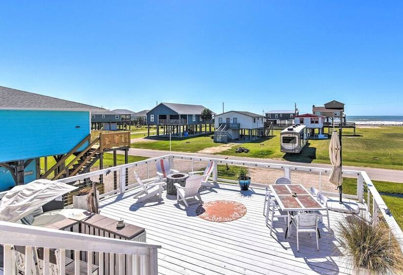 Sunny Freeport Home W/ Deck & Ocean Views!