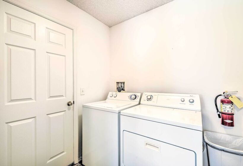 Sunny Home In The Villages W/ Lanai & Pool Access!