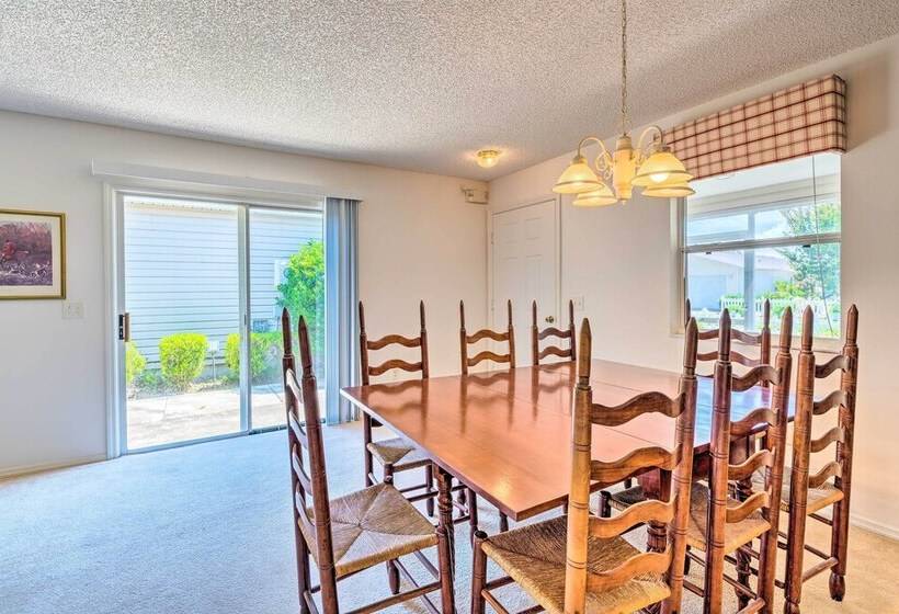 Sunny Home In The Villages W/ Lanai & Pool Access!