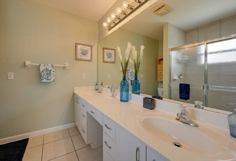 Sunny Marco Island House < 3 Blocks To Beach!