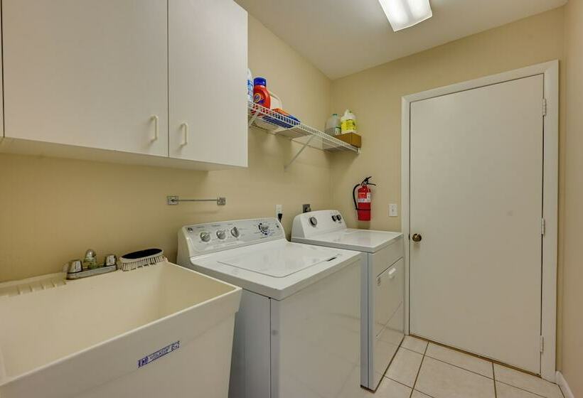 Sunny Marco Island House < 3 Blocks To Beach!