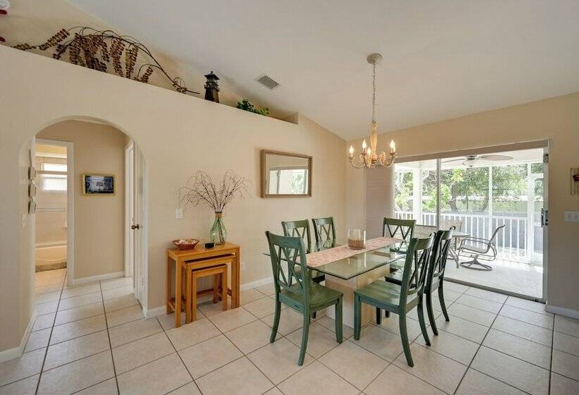 Sunny Marco Island House < 3 Blocks To Beach!