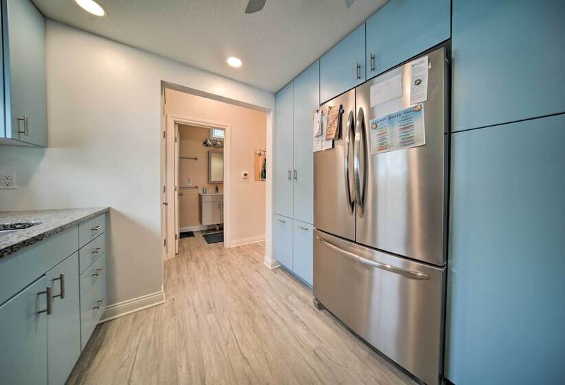 Waterfront Lake Erie Cottage Near Presque Isle!