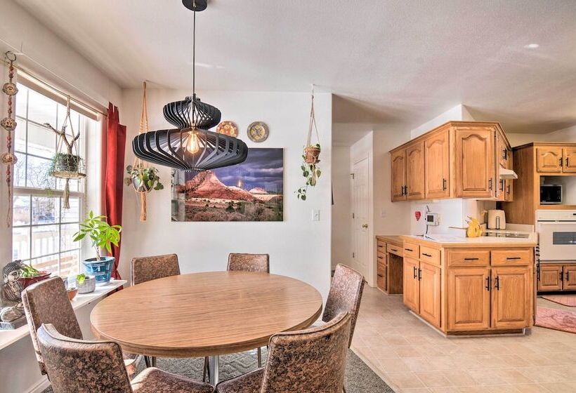 Sunny Retreat ~ 12 Mi To Brian Head Resort!