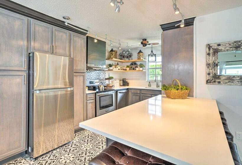 Tropical Landing  Stuart Home W/ Pool + Grill!