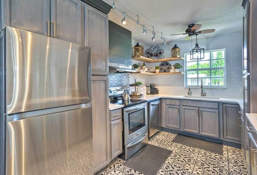 Tropical Landing  Stuart Home W/ Pool + Grill!