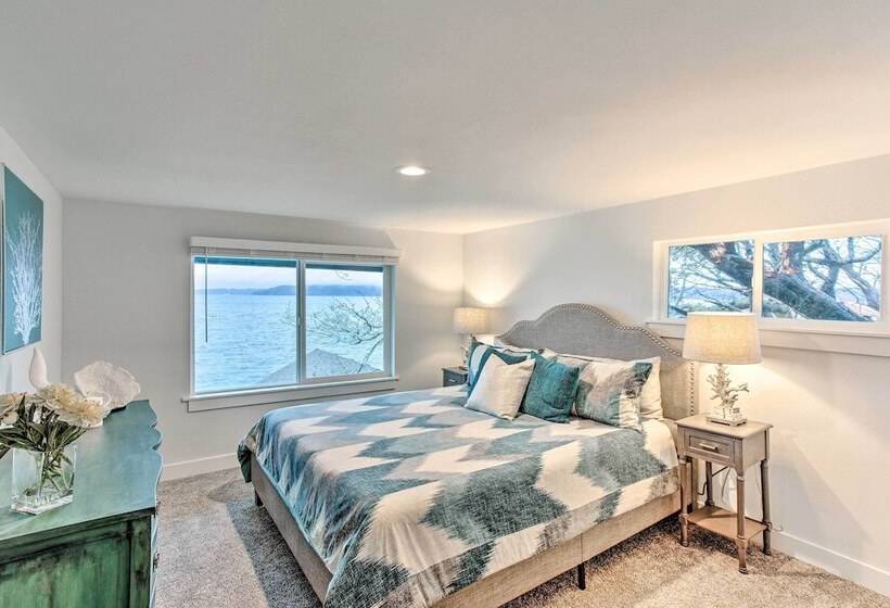 Tacoma Dash Point Beach Cabin W/ Balcony!