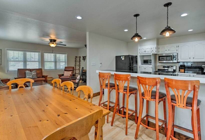 Tahoe Donner Escape: Under 15 Mi To 6 Ski Resorts!