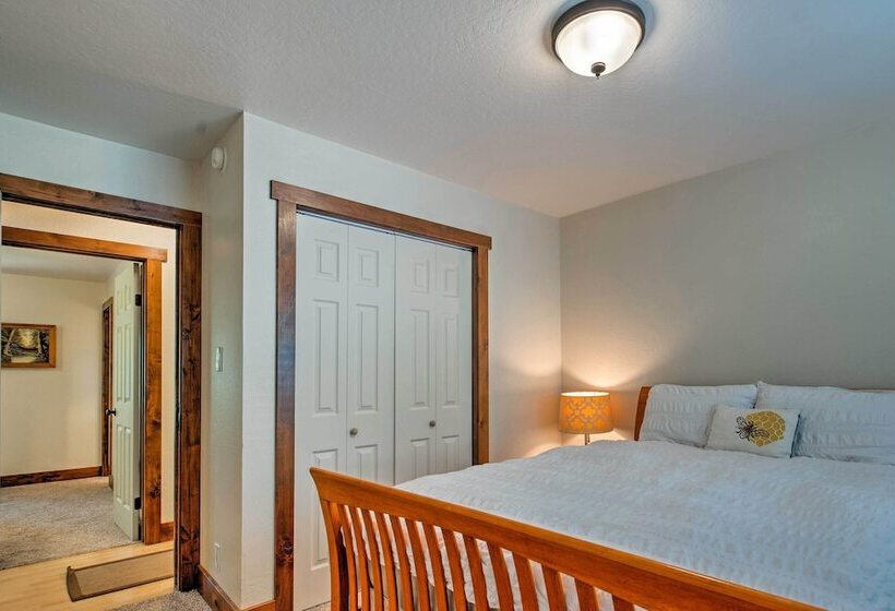 Tahoe Donner Escape: Under 15 Mi To 6 Ski Resorts!