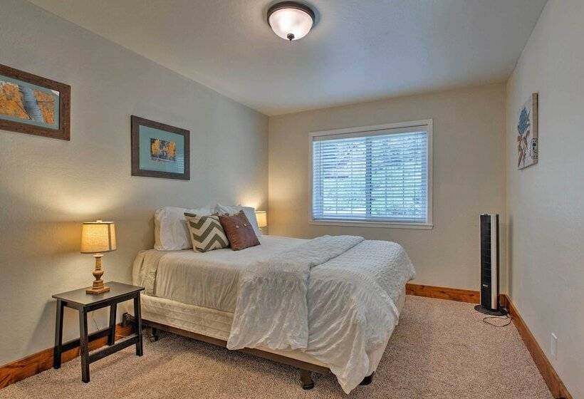 Tahoe Donner Escape: Under 15 Mi To 6 Ski Resorts!