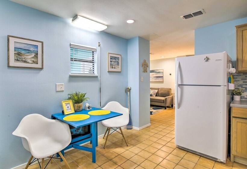 Beach Home W/ Pool & Hot Tub < 1 Block To Beach!