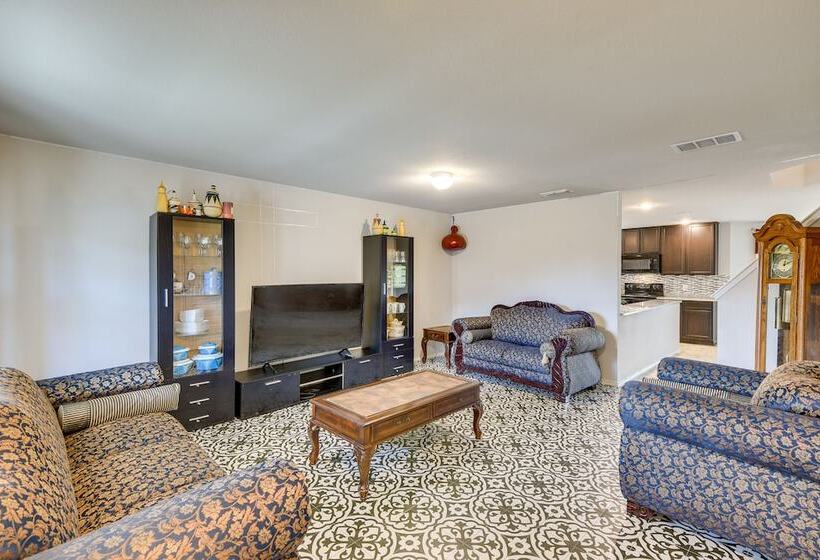 Texas Retreat W/ Patio Near Kayaking & Golfing!