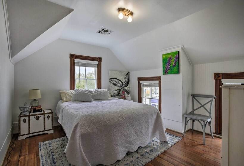 The Art House  Home In Galveston Strand District