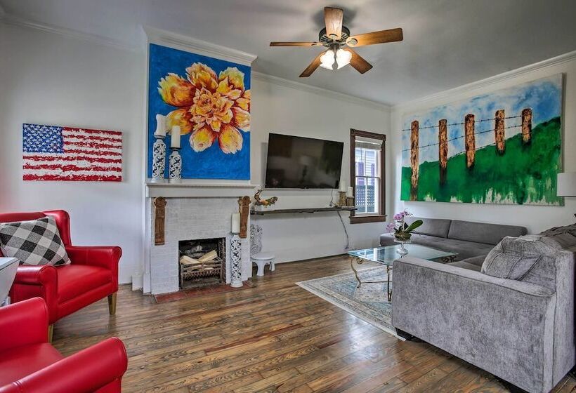 The Art House  Home In Galveston Strand District