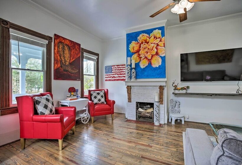 The Art House  Home In Galveston Strand District