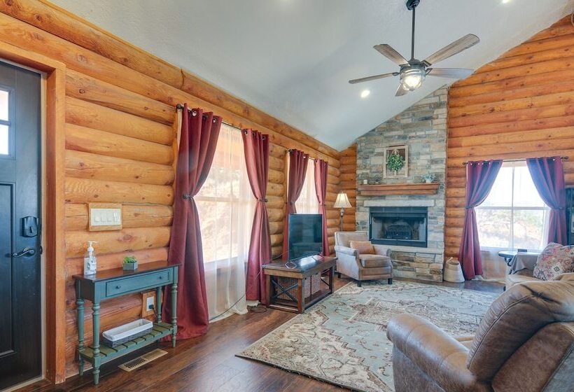 The Cliffrose Cabin    Hike, Relax, Explore!