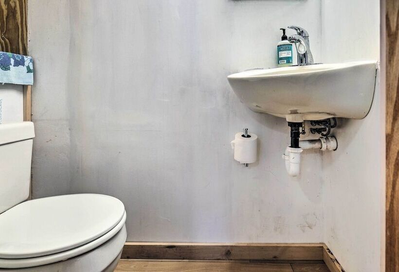 Three Lakes Home, Walk To Virgin Lake