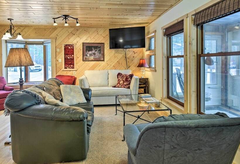 Three Lakes Home, Walk To Virgin Lake