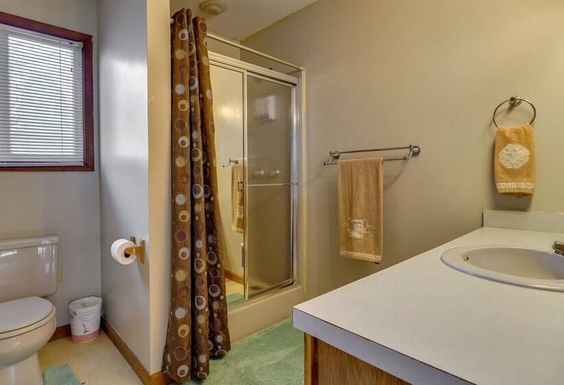 Tobyhanna Home W/ Game Room: 1 Mi To Lake Carobeth