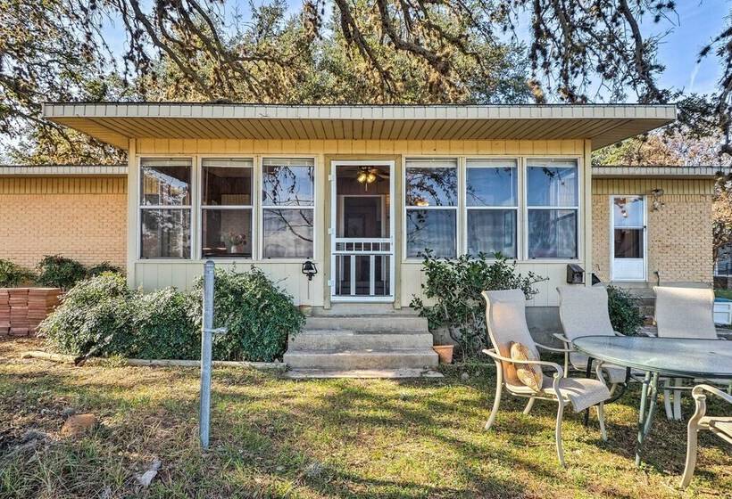 Tow Retreat On Lake Buchanan W/ Dock & Kayaks!