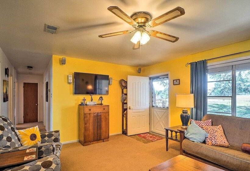 Tow Retreat On Lake Buchanan W/ Dock & Kayaks!