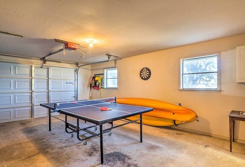 Tow Retreat On Lake Buchanan W/ Dock & Kayaks!