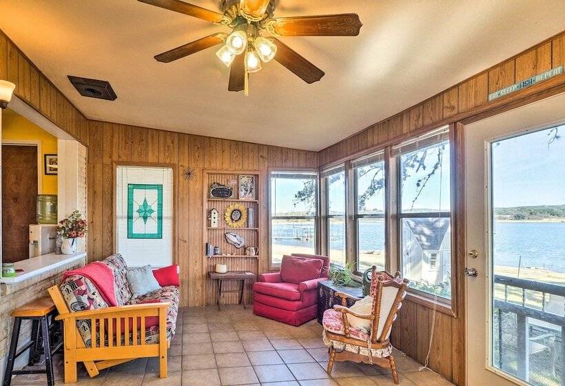 Tow Retreat On Lake Buchanan W/ Dock & Kayaks!