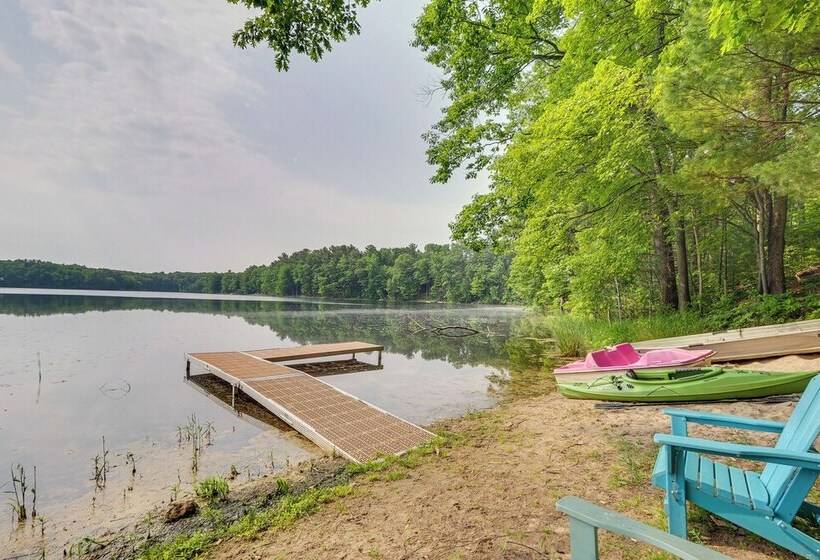 Traverse City Retreat W/ Deck & Lake Access