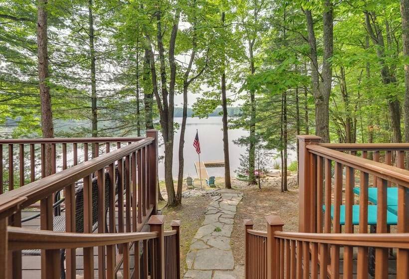 Traverse City Retreat W/ Deck & Lake Access