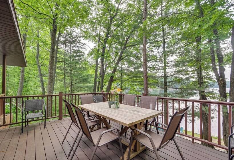 Traverse City Retreat W/ Deck & Lake Access