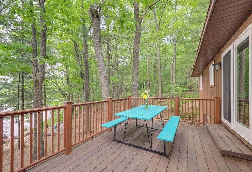 Traverse City Retreat W/ Deck & Lake Access