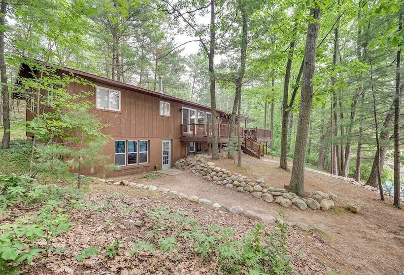 Traverse City Retreat W/ Deck & Lake Access