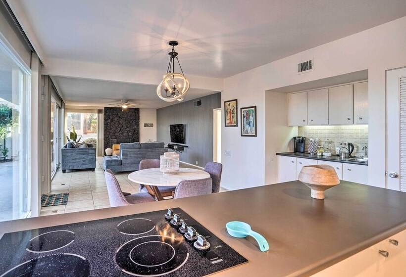 Trendy Palm Desert Home W/ Patio, Pool Access