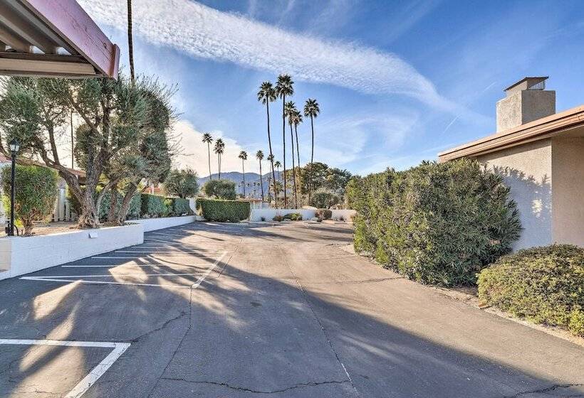 Trendy Palm Desert Home W/ Patio, Pool Access