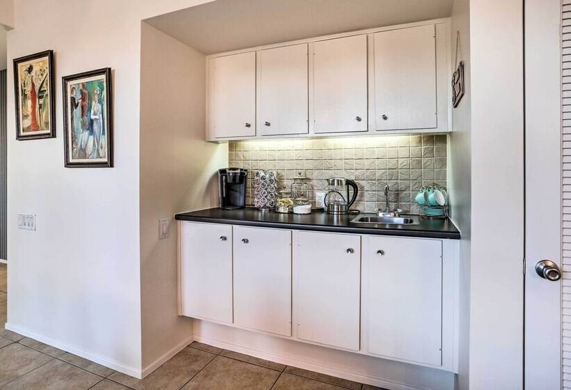 Trendy Palm Desert Home W/ Patio, Pool Access