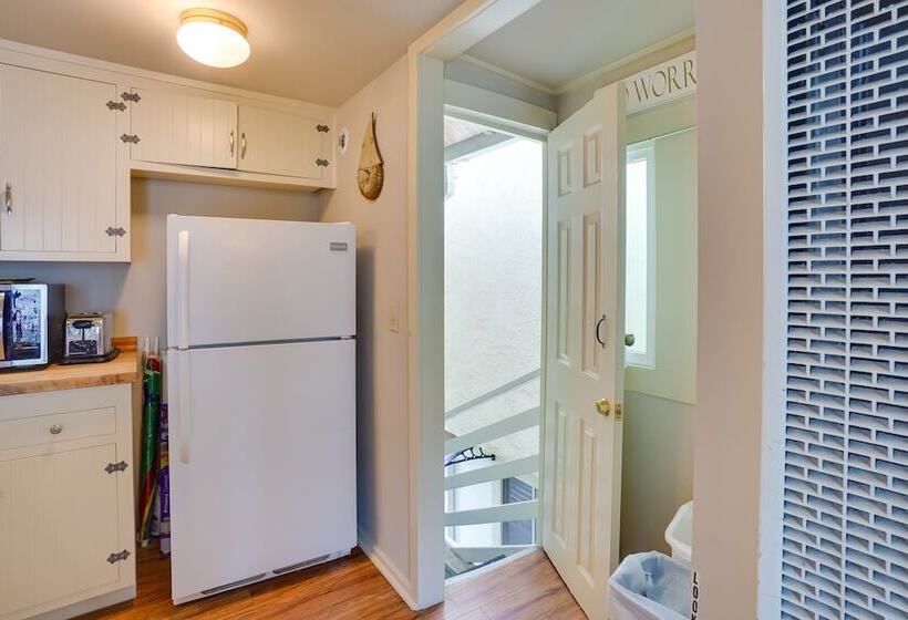 Tropical Island Escape W/ Deck, Walk To Avalon Bay