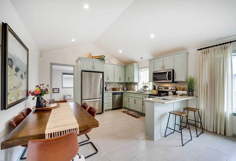 Tulsa Vacation Home ~ 3 Mi To Downtown