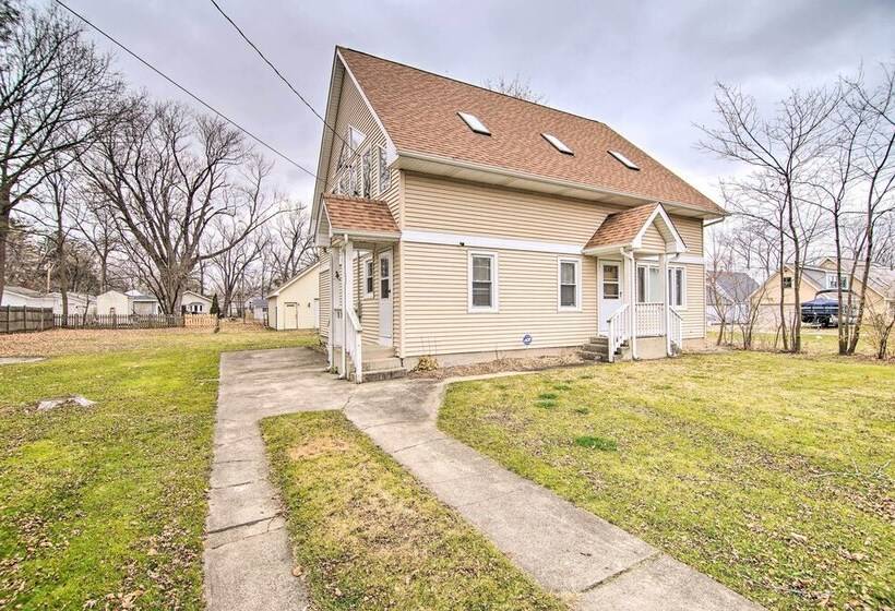 Twin Lakes Home   Walk To Lake Elizabeth!