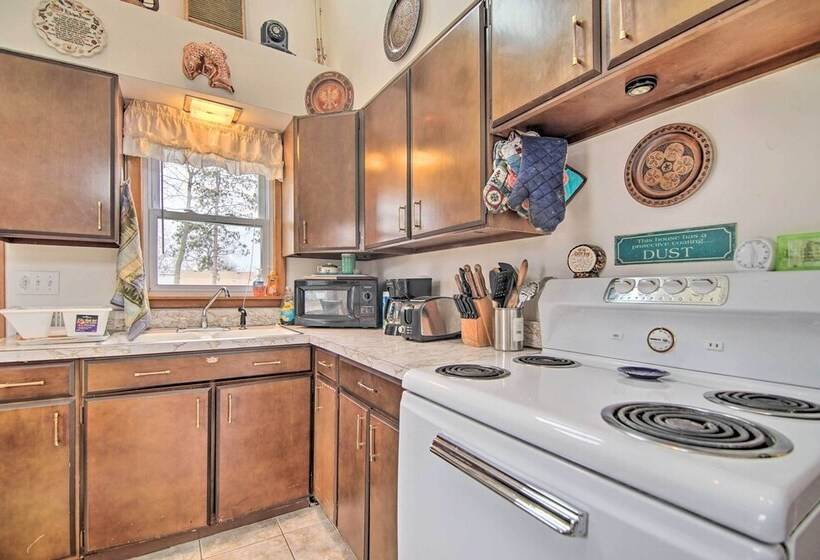 Twin Lakes Home   Walk To Lake Elizabeth!