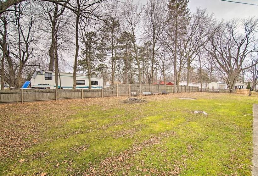 Twin Lakes Home   Walk To Lake Elizabeth!