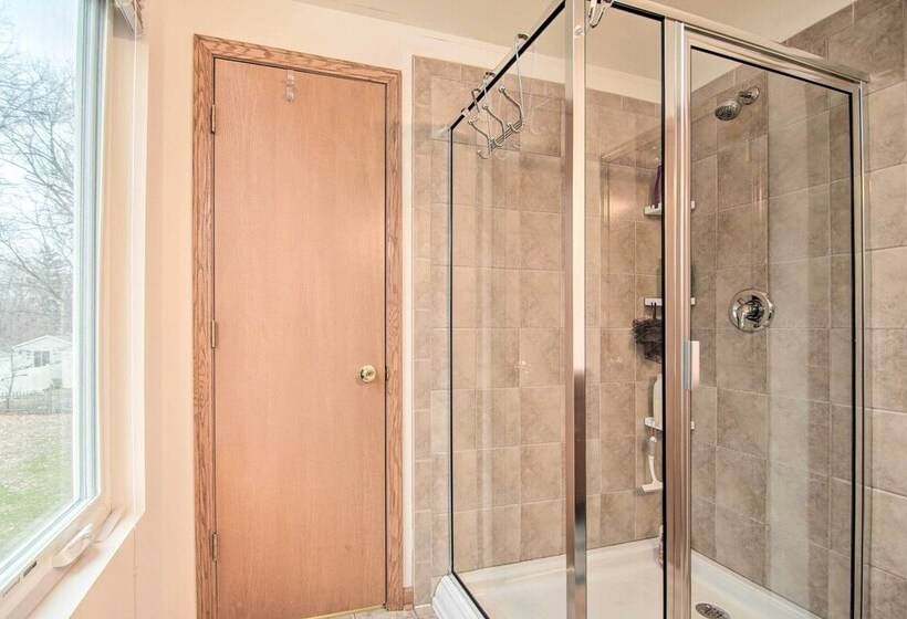 Twin Lakes Home   Walk To Lake Elizabeth!