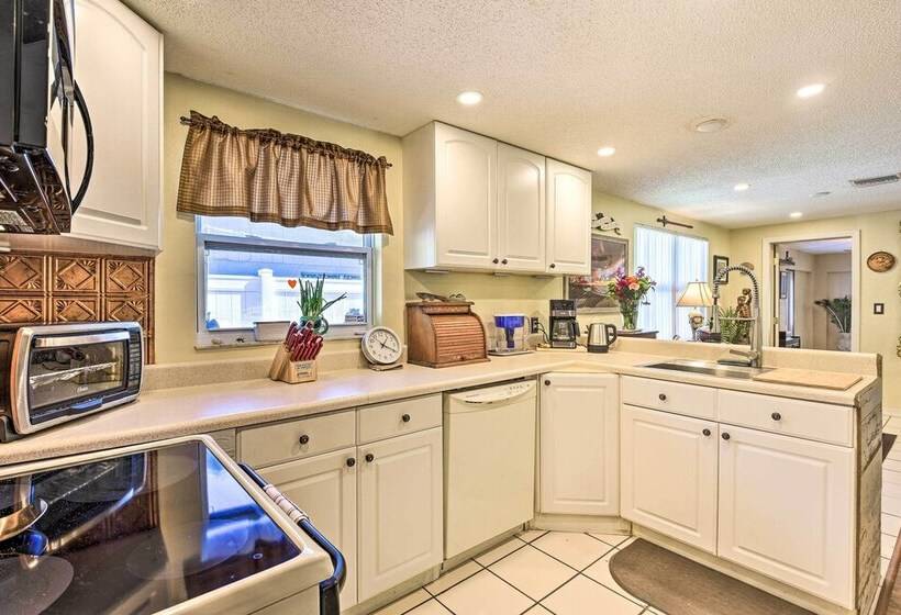 Unique Nokomis Home ~ 2 Mi To Beach Access!